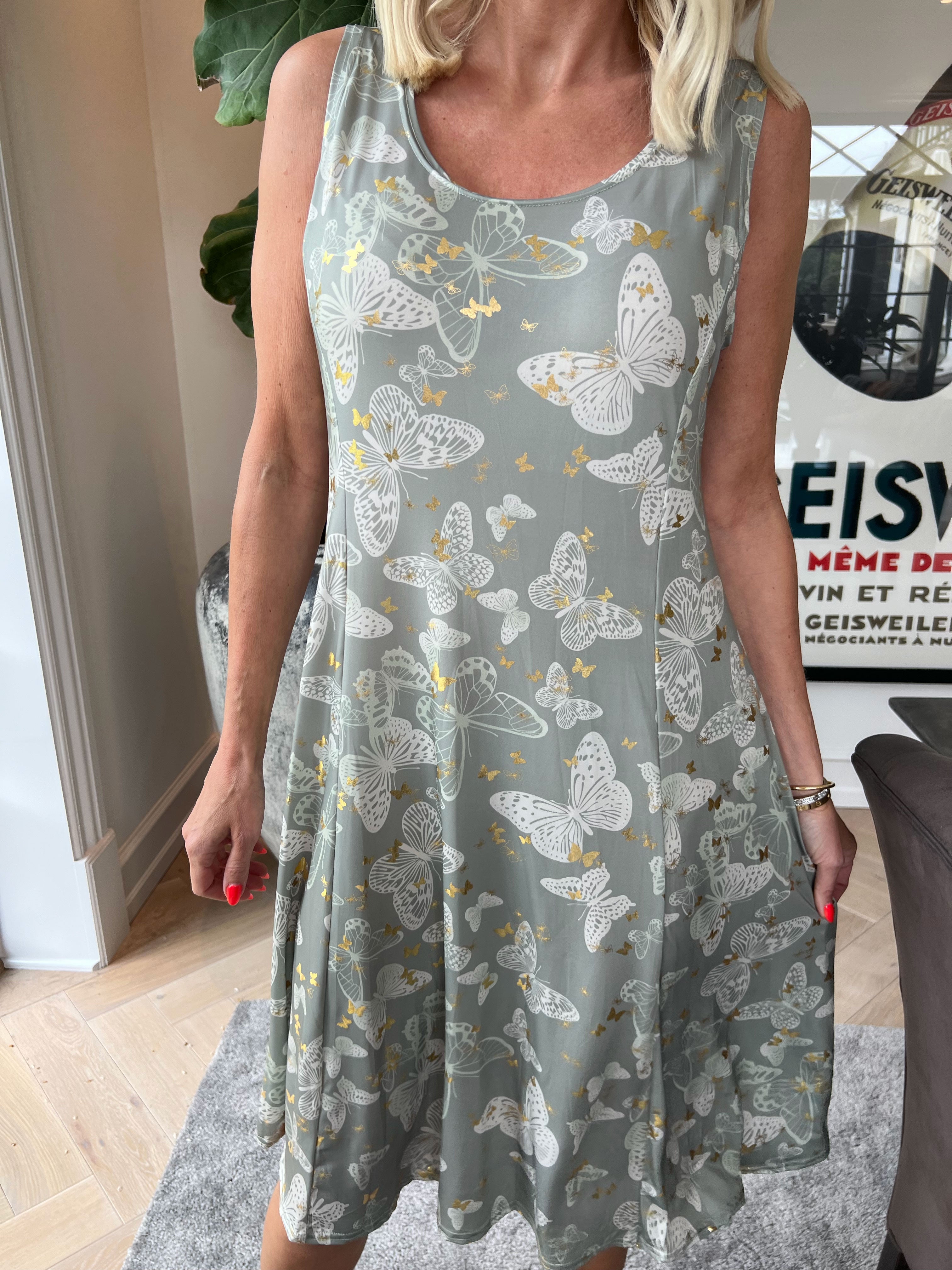 Maj Butterfly - Elastisk sommerkjole i a-facon med sommerfugleprint